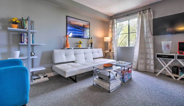 San Diego Studio w/ Rooftop Deck & Ideal Spot