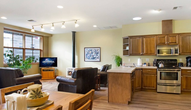 San Juan Suites -Conservatory - Pet Friendly!