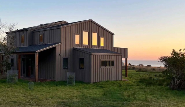 Sea Ranch 4BR Del Mar ocean-view home with hot tub — 2023 build