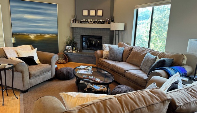 Secluded with Views: Wine Country Retreat.
