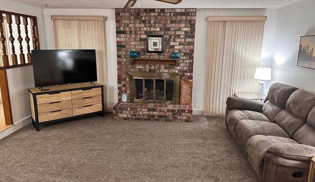 Secure 2-Car Garage Animal-Free Quiet 3BR