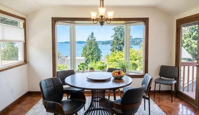 Serene 2-bedroom house in Seattle perfect for a relaxing getaway near Seatac