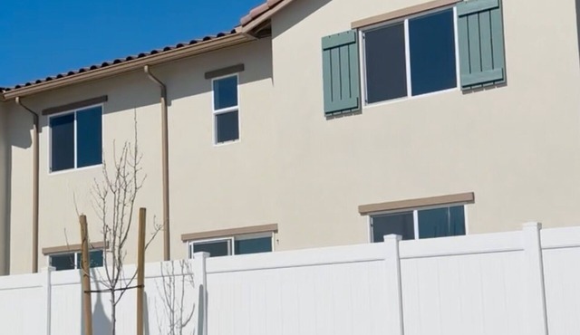 Serene 3-bedroom townhome in charming Lompoc perfect for families