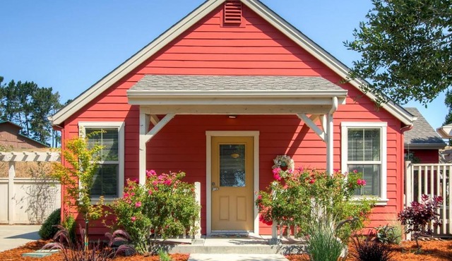 Serene Bungalow-Style Home in Point Reyes Station!