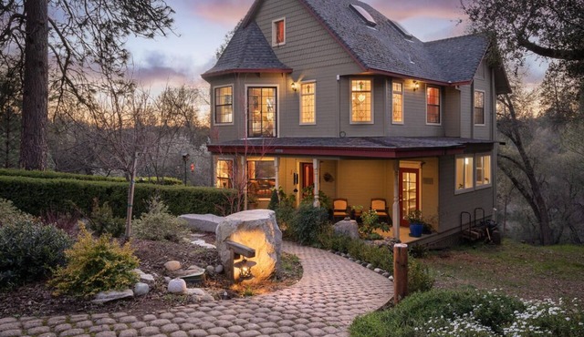 Serenity Ridge A Unique Property - Entire Home in Diamond Springs, California