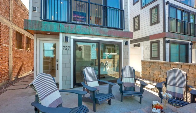Sleeps 20 Walk to Beach 2 Side-by-Side Homes