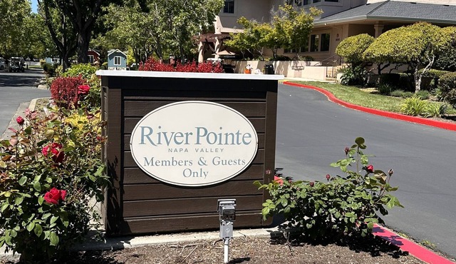 Sleeps 4! 1 Queen Size Bed with fold out couch. Unit has fridge, stove/microwave