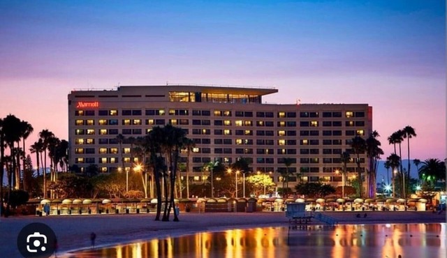 Snazzy 2BR Apt Marina Del Rey with pool and hot tub