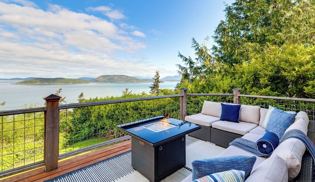 Snow Goose Point: Stunning Views & New Hot Tub!