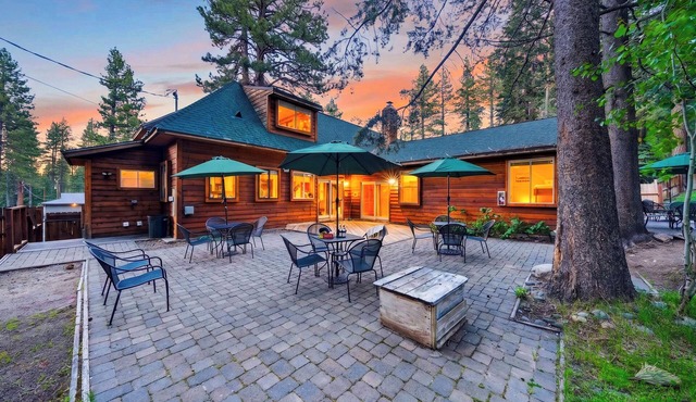 Spa + Games + Patio Dining | Mins to Emerald Bay + Lake | Lakesong Lodge