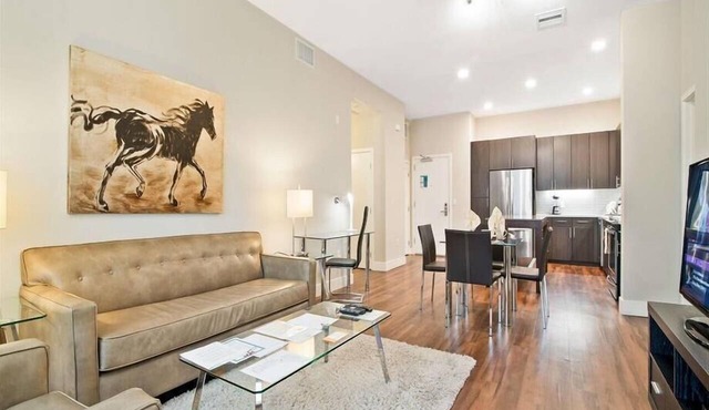 Spacious 2BR | Full Kitchen & Laundry | Gym | Mountain View