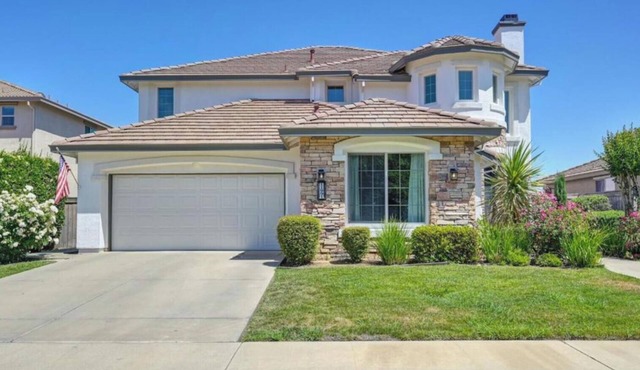 Spacious 4-bedroom house in lovely Rancho Cordova Anatolia-WiFi, clubhouse