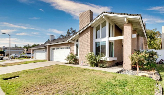 Spacious 4-bedroom house in peaceful Chino with AC