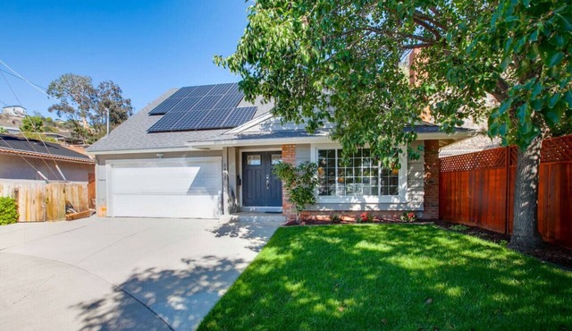 Spacious 4BR w/Large Yard | Pool Table |CentralSD