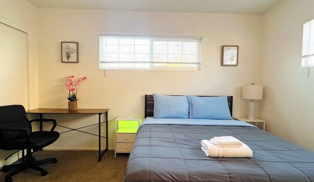 Spacious 6-bedroom house in delightful San Jose with AC