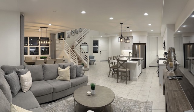 Spacious home in Palm Springs area, Indio. Close to all festivals. Sleeps 14+