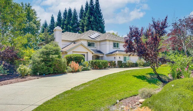 Spacious Home w/Private Pool, Mins to Folsom Lake
