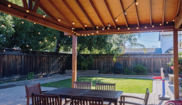 Spacious House in Campbell with a large backyard near Pruneyard and Santana Row