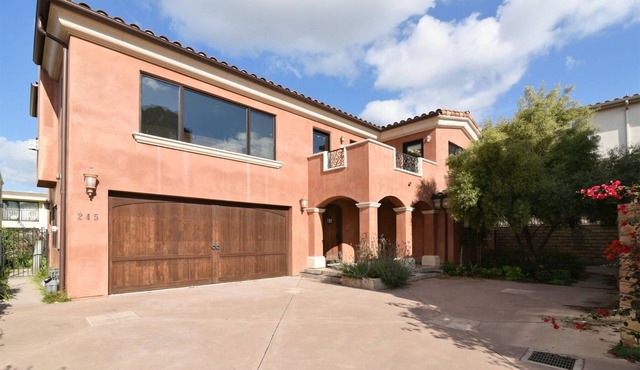 Spacious Morro Bay Stay, Inviting Home in Downtown