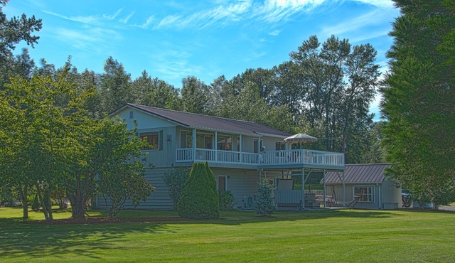 Spacious Skagit Valley Guest House With Stunning Views Of Mount Baker.