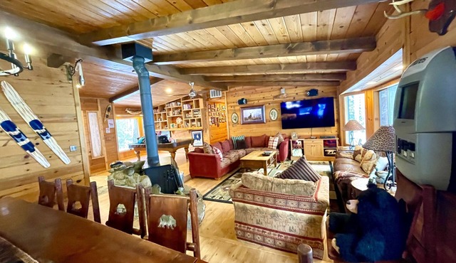 Spectacular Mountain Home: Near Heavenly, Tahoe Rim Trail, Family Friendly, 10