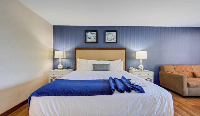 Standard King Room with Ocean View