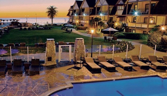 Steps from Beach **May 29th - June 5th** Wheelchair Accessible - Sleeps 4