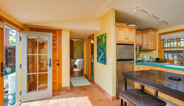 Stinson Beach Vibe - Easy Living w Garden & Outdoors Shower