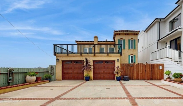 Stunning oceanfront view in every room, steps to beach, 15 mins to Santa Barbara