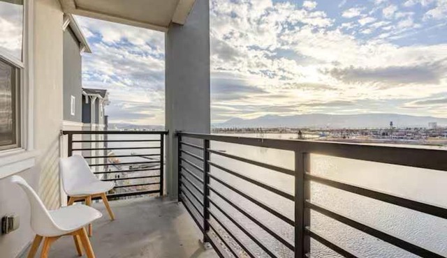 Stunning Water View 1BR · Spring & Rooftop Patio