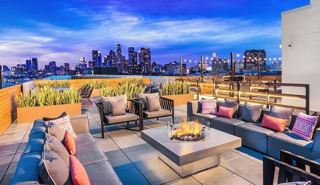 Stylish 2BR Near Dodgers Stadium by Oneluxstay