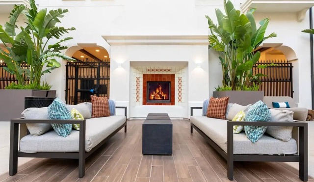 Stylish Studio Retreat｜2 Queens｜Pool, Spa & Lounge Access