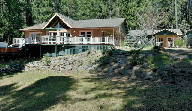 Summit House Managed by Mt. Shasta Vacation Rentals.