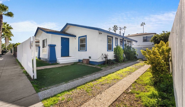 Sunny Surf Shack Backyard-Pet friendly-Steps2Beach