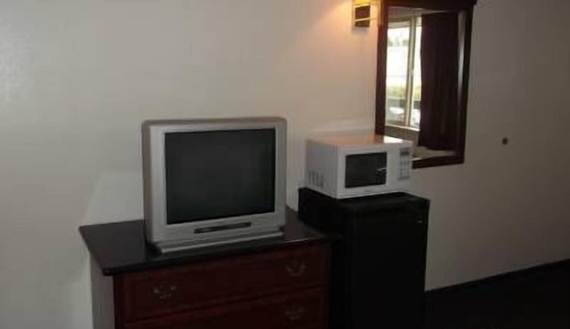 Sunrise Inn in Everett