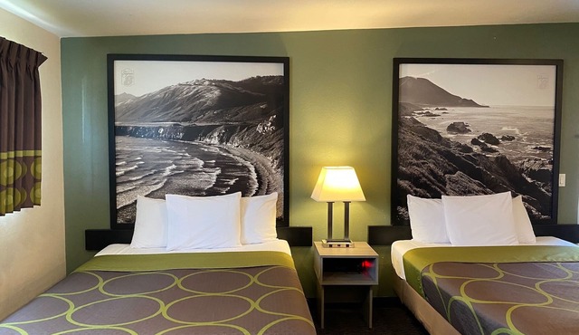 Super 8 by Wyndham Monterey
