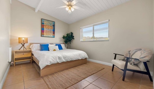 Surf Station E | 1BR Walk to Beach & Funk Zone