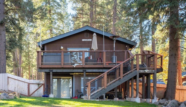 Tahoe Getaway with Hot Tub - Mtn & Forest Views