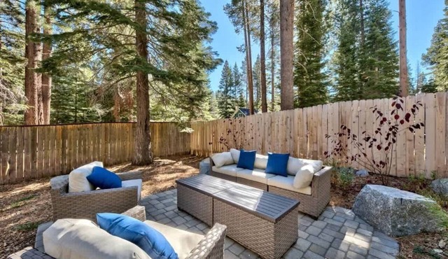 Tahoe Spa Retreat: Sauna, Hot Tub, Game Room, Pets