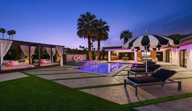 THE BANK Mid-Century Luxury Resort Palm Springs