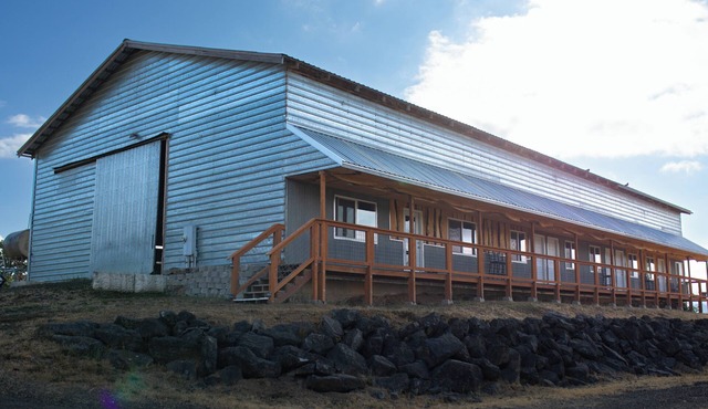 the Bunkhouse Eagle - Private Studio Retreat Room in Roseburg