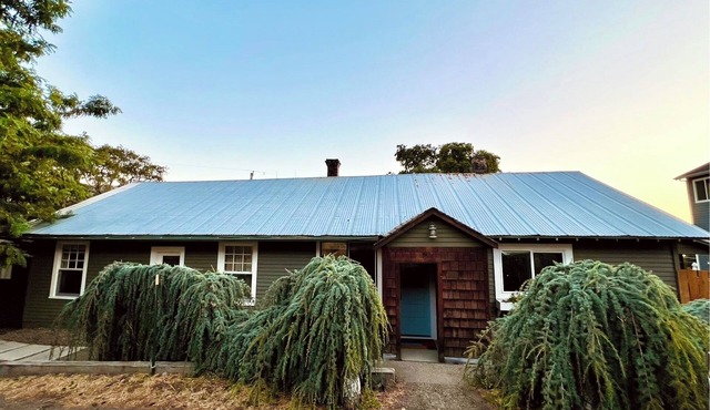 The Lyle House - a Cozy Retreat