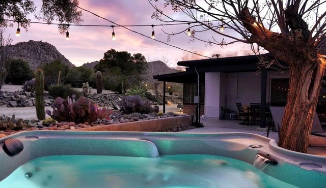 The Outpost Joshua Tree: Hot Tub, GameRoom, JTNP
