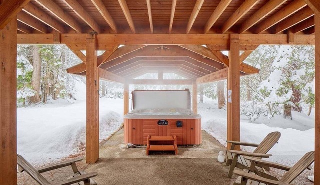 Timbercrest Lodge - Hot Tub Nights, Mountain Air