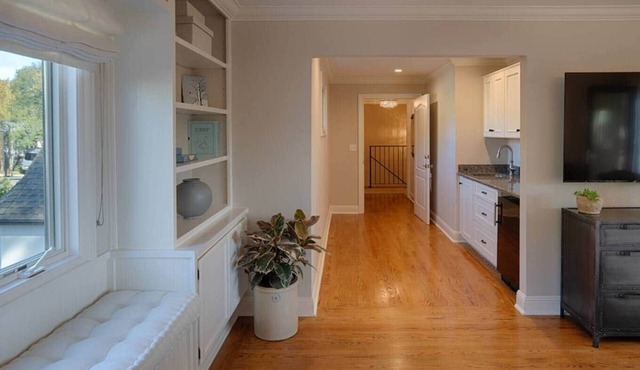Timeless Elegance-5BR 1930s Home