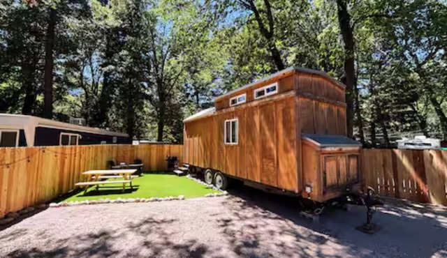 Tiny Home near MT Shasta!