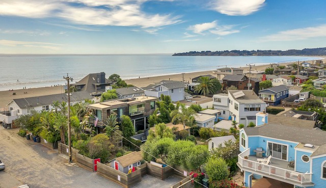Tiny House - Big Value - Steps from the Ocean