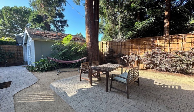Tranquil cottage with WiFi in charming Palo Alto