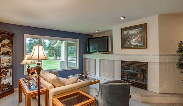 Tranquil Hideaway with Tee Time Views