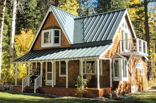 Tranquil home with fireplace kitchen washer&dryer & WiFi